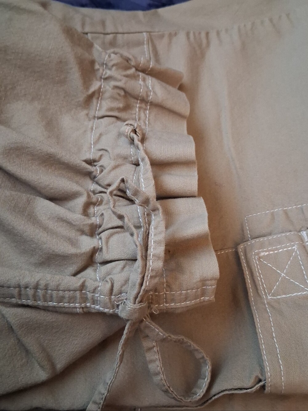 PrAna Cargo Capris L khaki twill Never Worn - Picture 9 of 9
